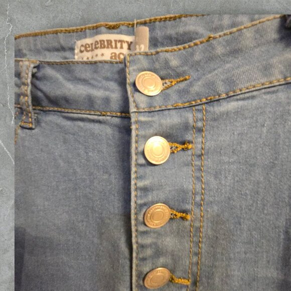 Celebrity Ace Distressed Flare Jeans Size 15/32 Light Blue Denim Hippie - Picture 5 of 8